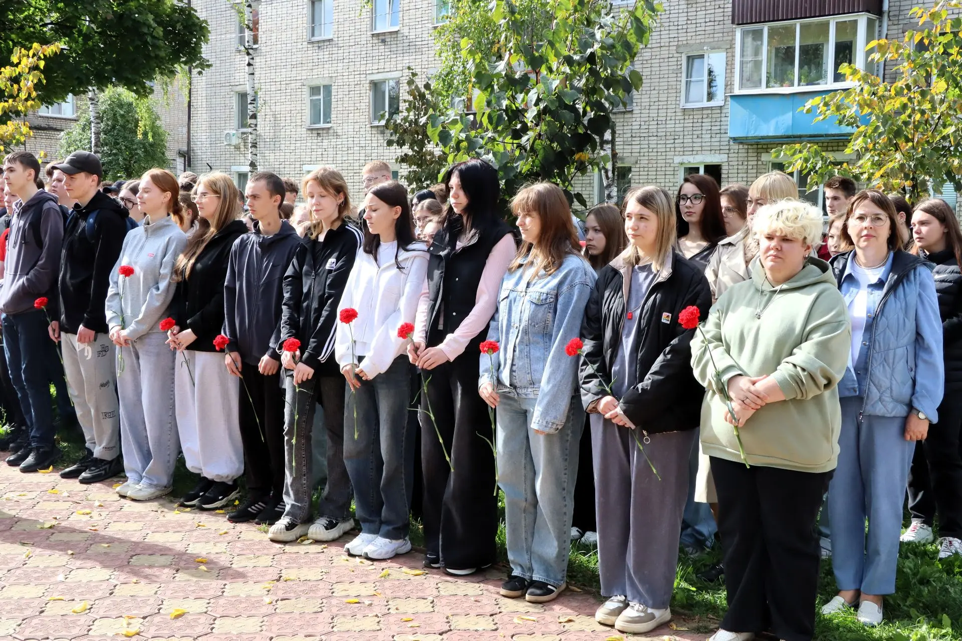 🕊️ Сегодня, 3 сентября, на аллее Памяти и Славы у памятника воинам-интернационалистам ...