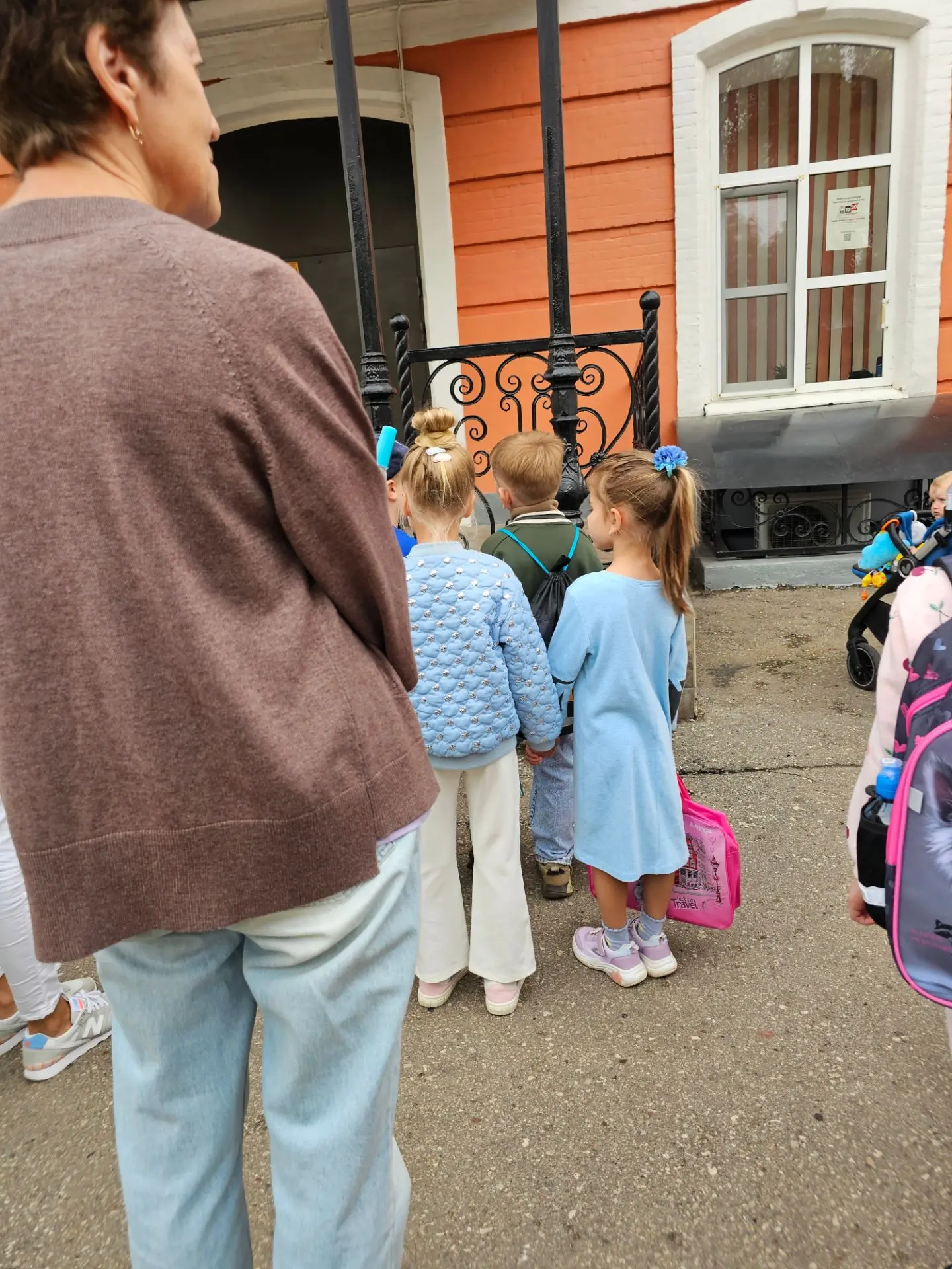 Пожелаем Софе удачи, на подготовке в школе 📚