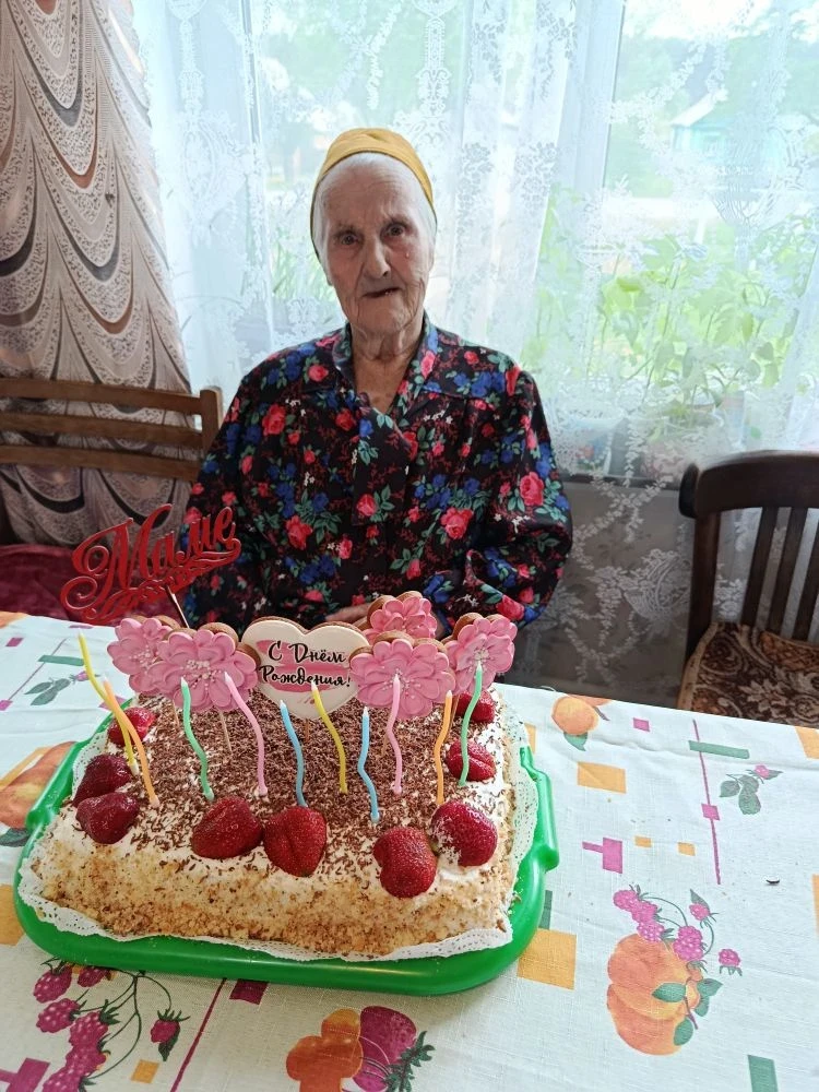 Жительница д.Пенкино Камешковского округа, труженица тыла Ежова Нина Фёдоровна отпраздновала 96 день
