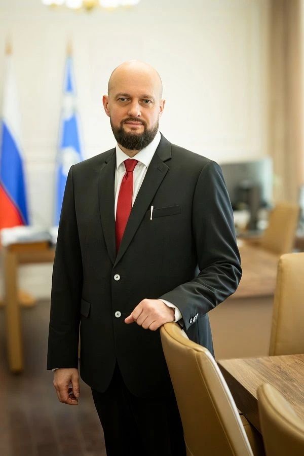 Мэр Курска предупредил о мошенниках, которые звонят и пишут от его имени