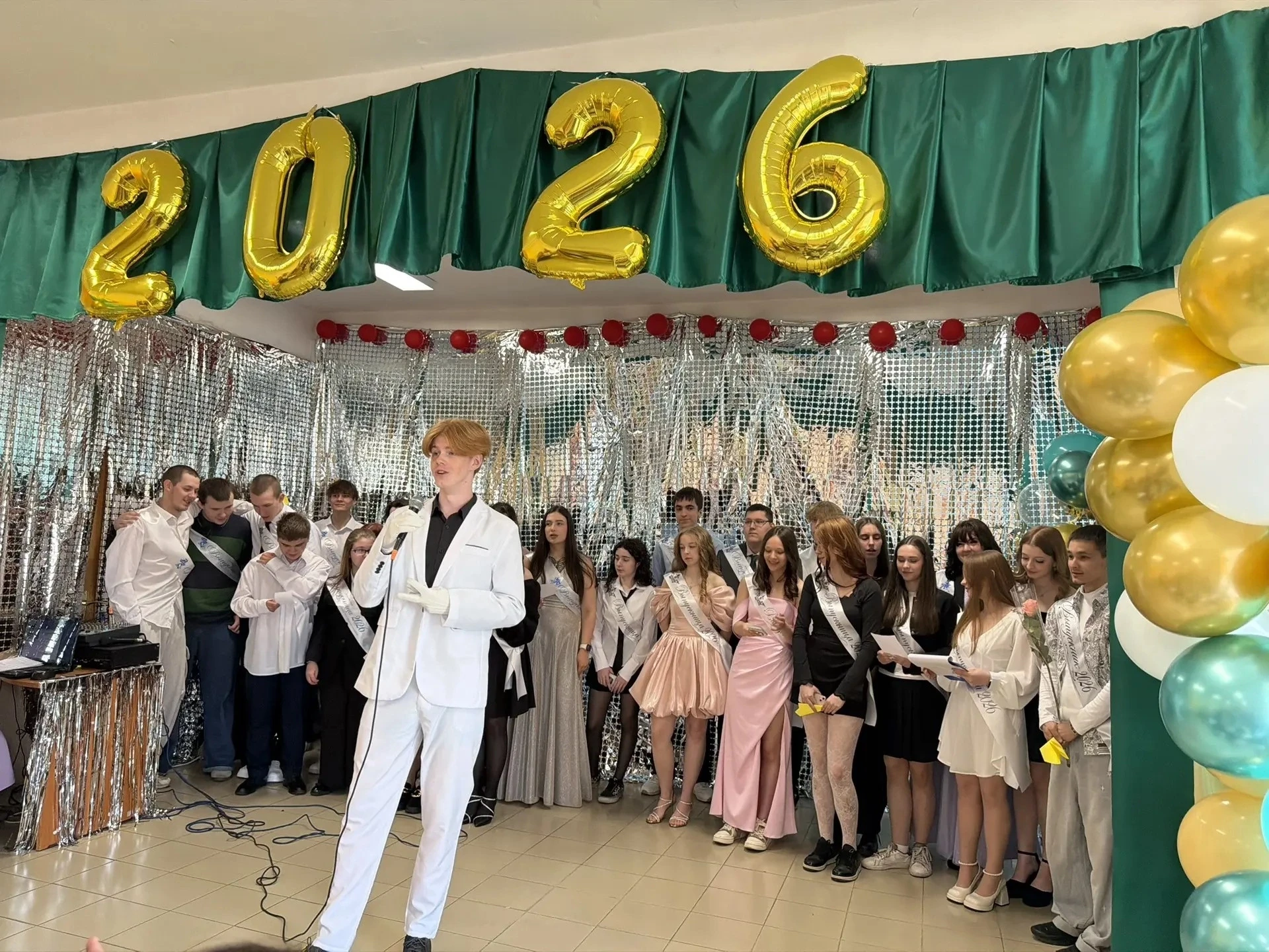 ✨Эмоции, которые останутся с нами навсегда! 
 
🎓Друзья, ученики, родители и учителя! 

💫Мы спешим 