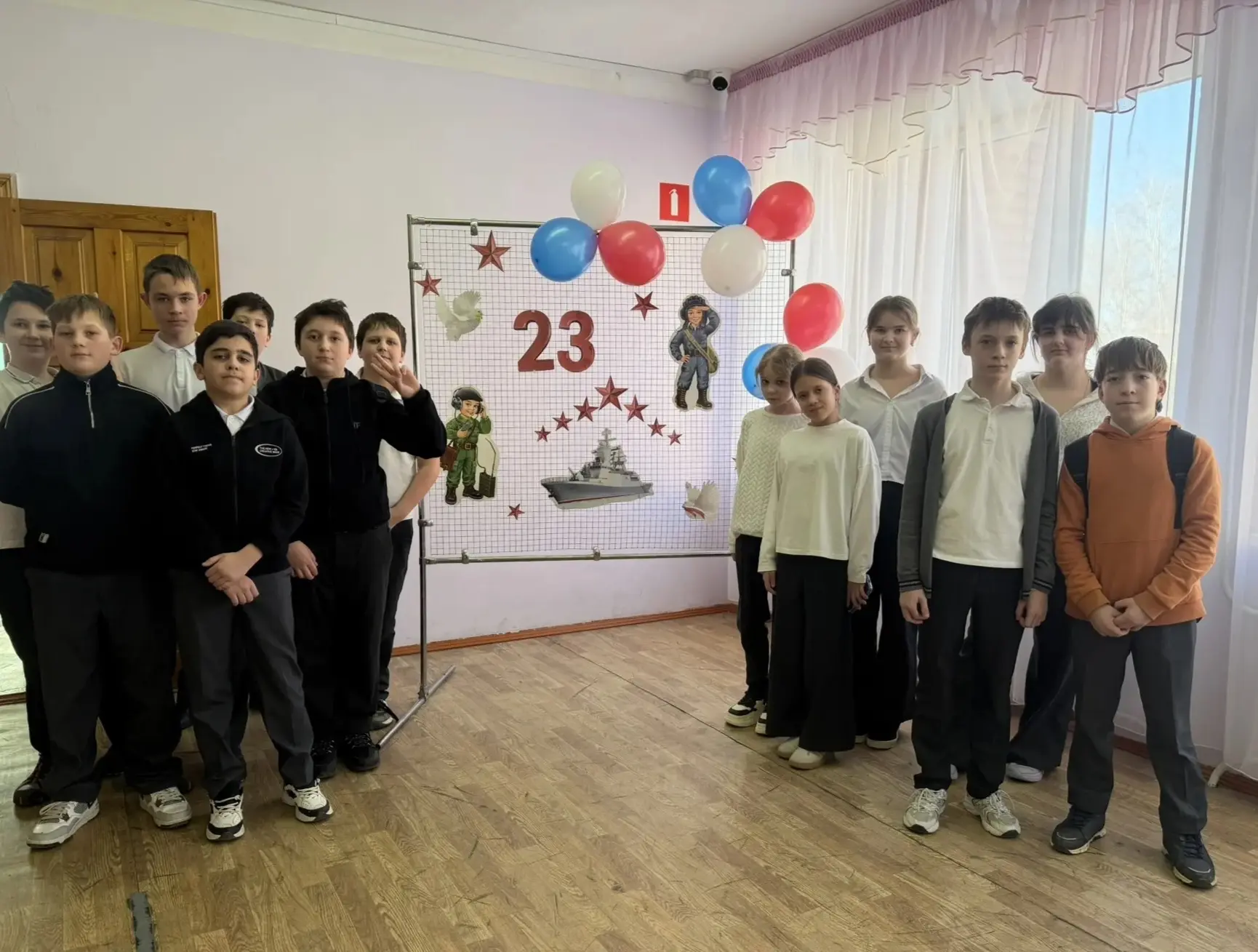 📸 Оформление фотозон учащимися 5-6-ых классов ко Дню защитника Отечества🪖 .   #НавигаторыДетства #Ро