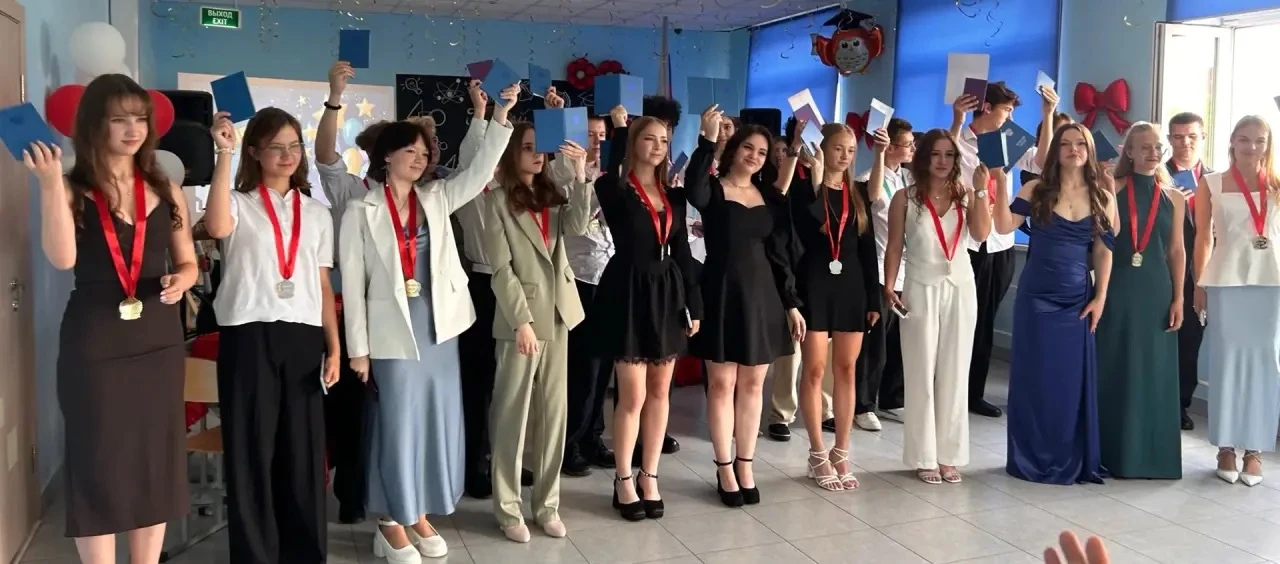 27.06.2026 в нашей школе прошла торжественная церемония вручения аттестатов о среднем общем образова
