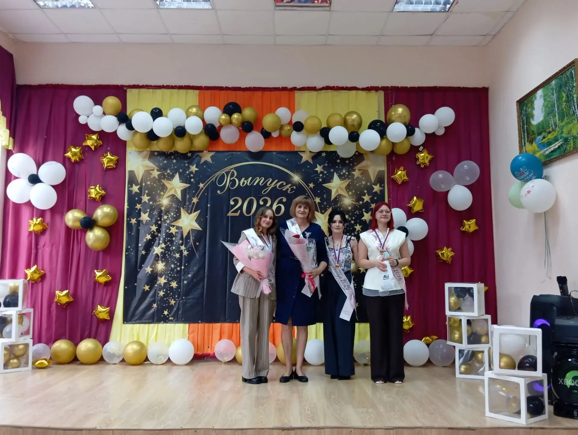 🎉🎉 Выпускной в 11 классе — это всегда и радость, и лёгкая грусть… 😢✨  

📆 В нашей школе прошёл д