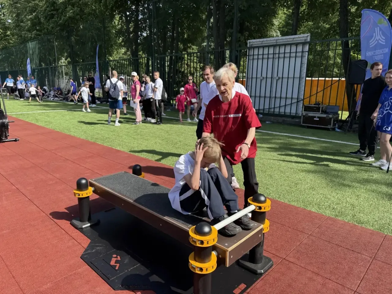 23 мая в Лужниках состоялся общегородской фестиваль ГТО «ГОНКИ ГТО».   🧑‍🧑‍🧒Нашу школу представила с