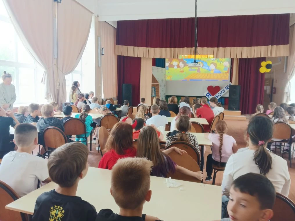 🏖️ Безопасность на воде — это не скучно, а жизненно важно! Как мы говорили об этом в лагере «Радуга