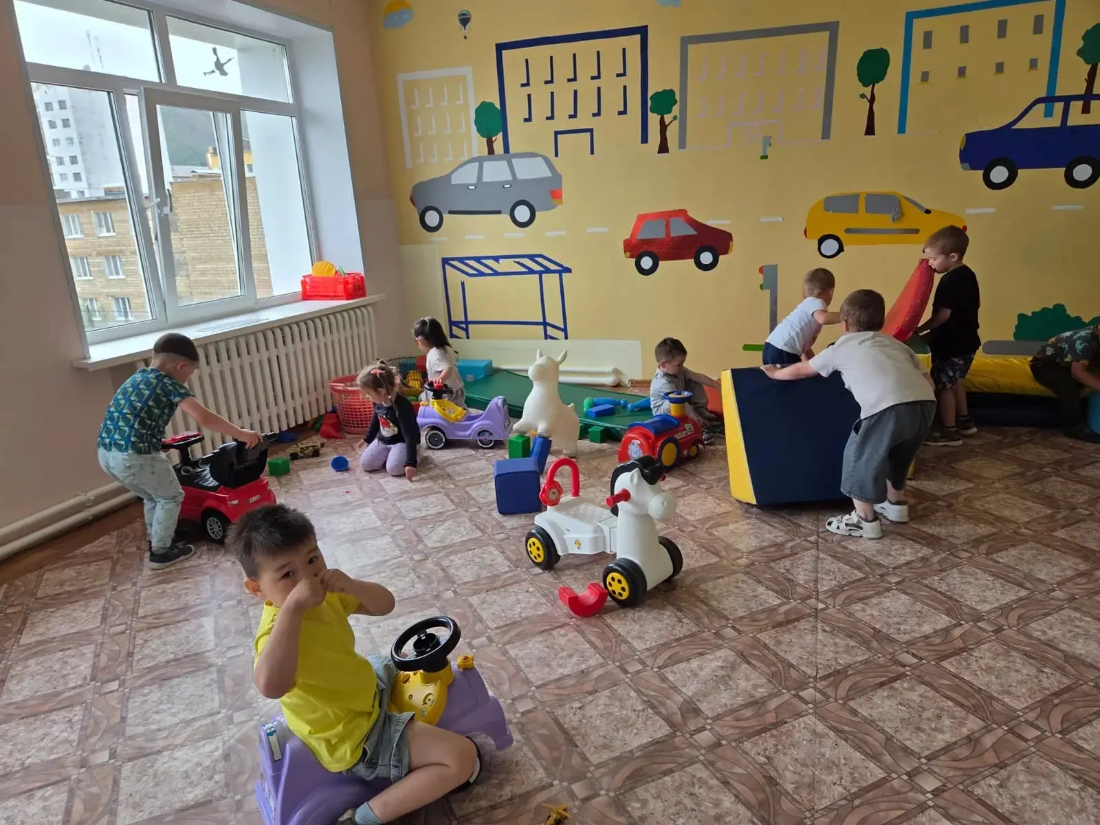 Пусть за окошком ливень идёт,