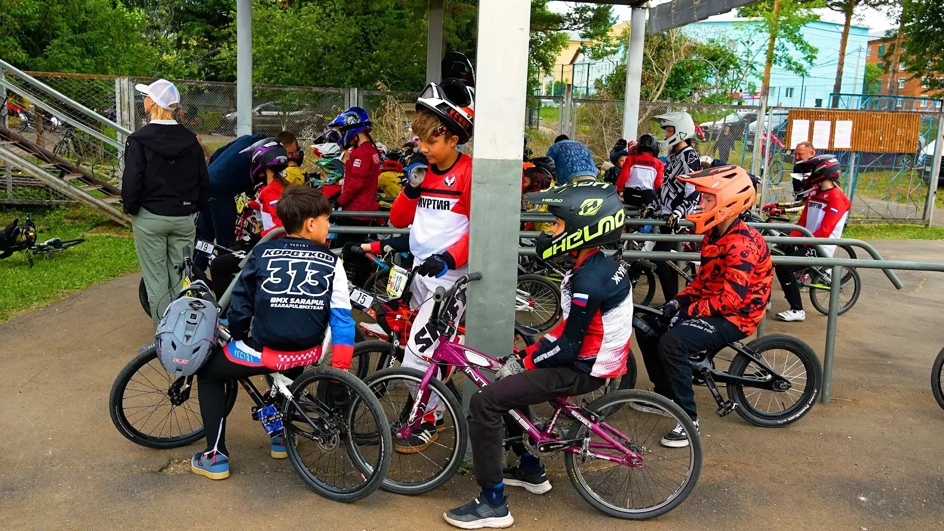 🚴 В Сарапуле проведён первый этап кубка Удмуртии по велоспорту БМХ.

95 спортсменов в возрасте от ш