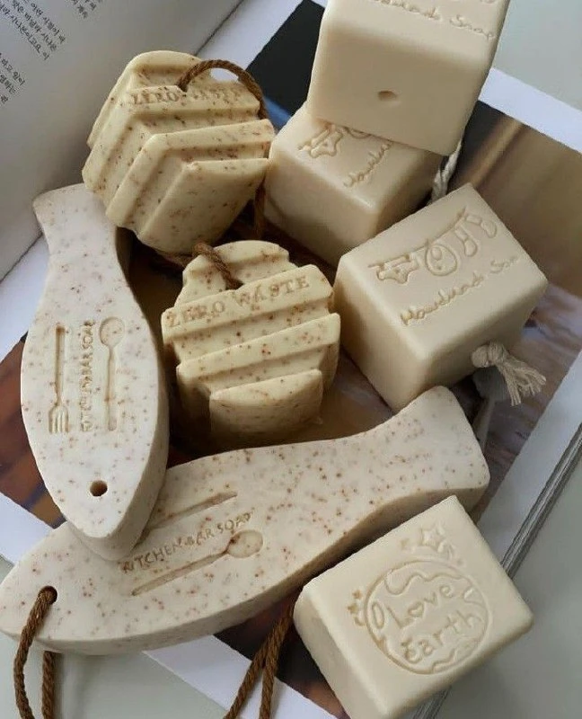 🌱 Есть что-то медитативное в том, чтобы мылиться кусковым мылом. Это не про чтобы быстро принять душ