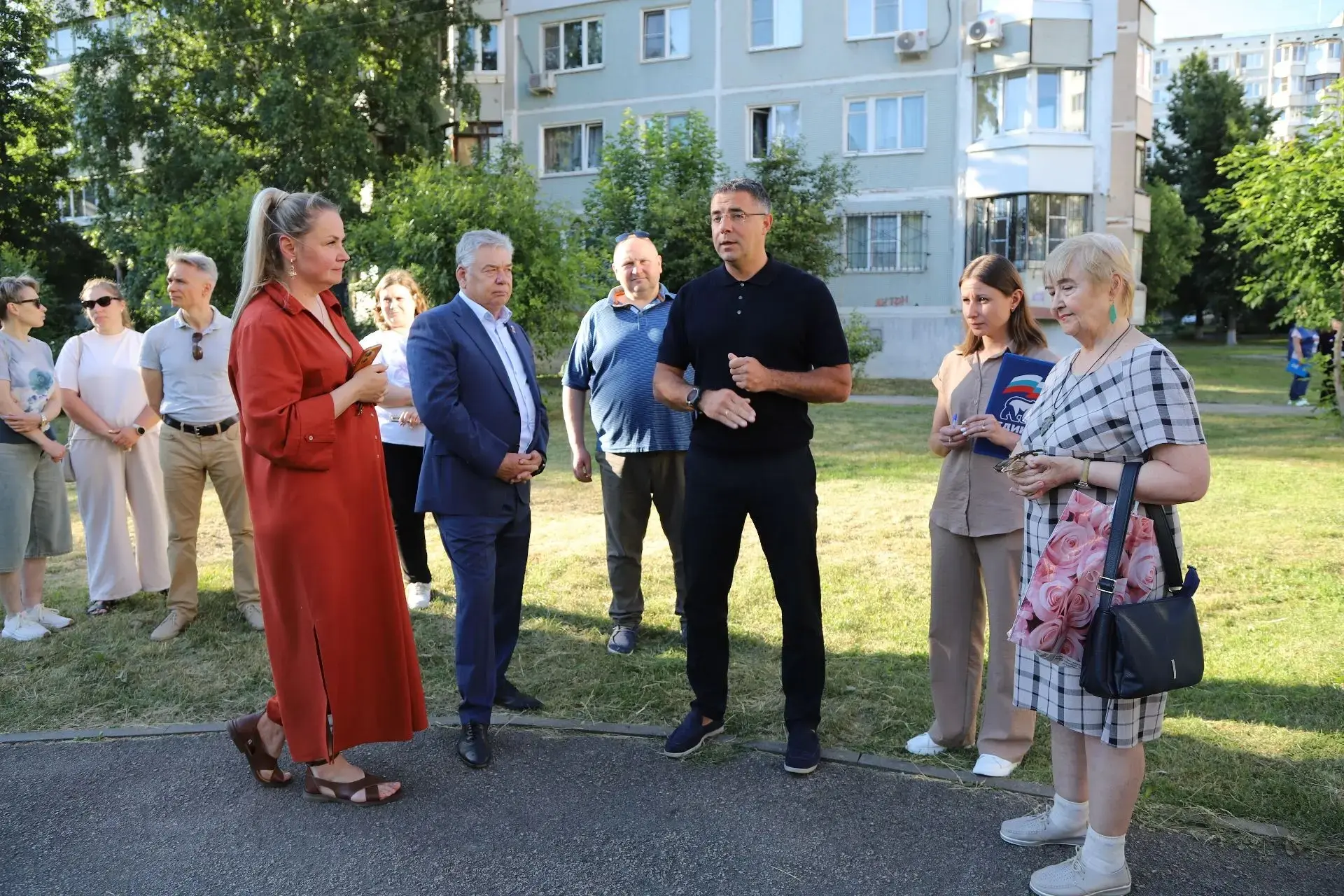 В Туле прошла встреча с жителями Заречья по вопросам благоустройства

Сенатор РФ, секретарь регионал