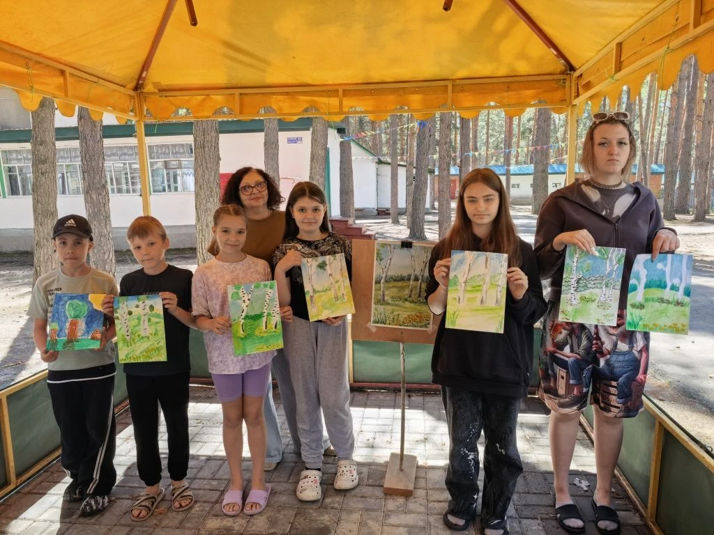 Наши юные художники сегодня в деле! 🎨
В гости к лагерю «Дружба» заглянула Чигодайкина Т. В. из худо
