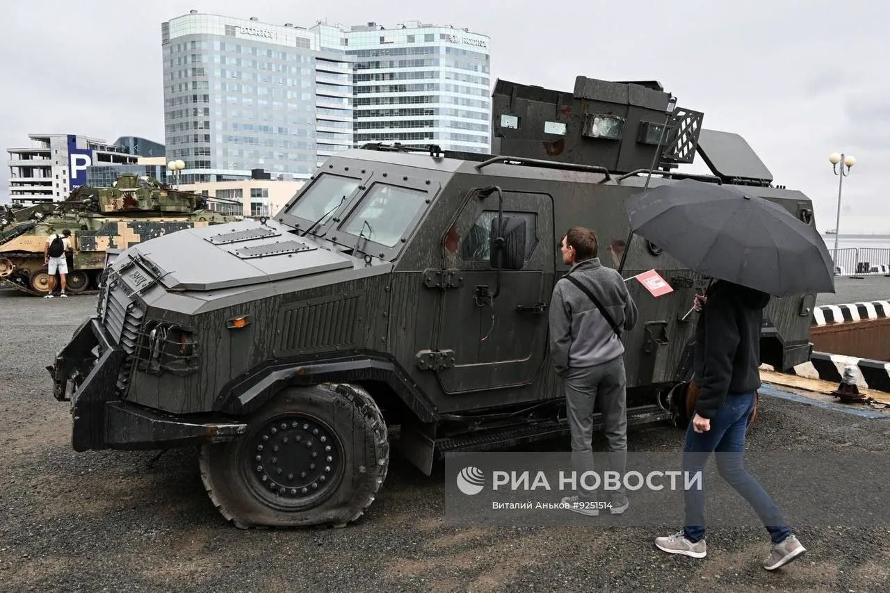С большой долей вероятности трофейный броне автомобиль снятый фотокорреспондентом РИА н...