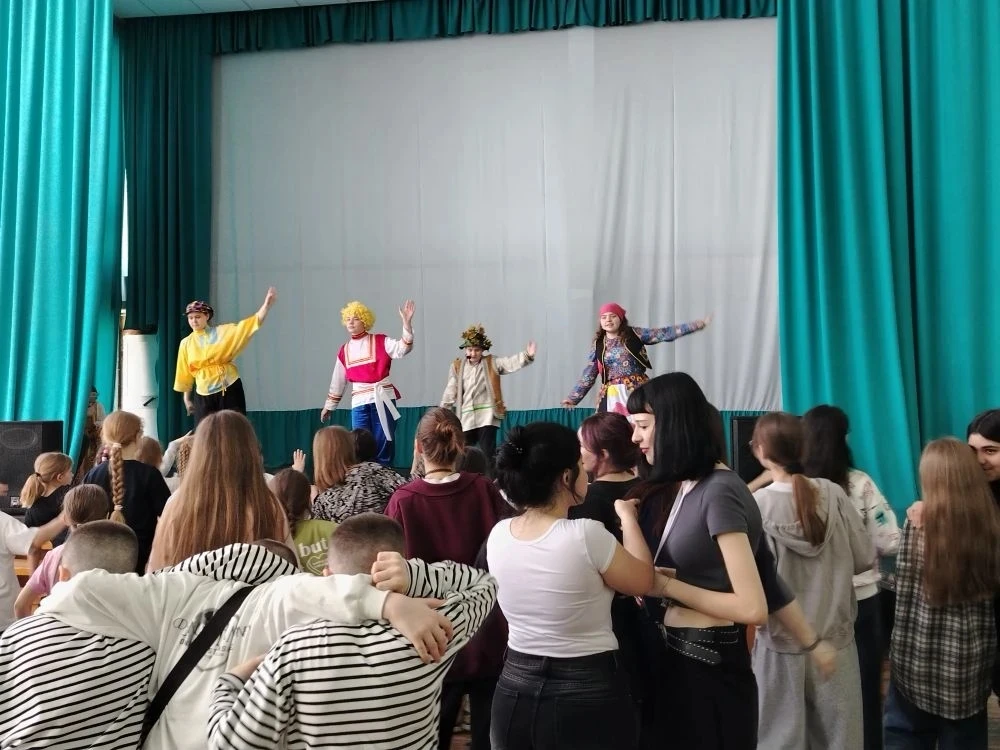 🎉 Весенний лагерь «Салют» открыт! 🎉  30 марта в нашей школе состоялось торжественное открытие весенн