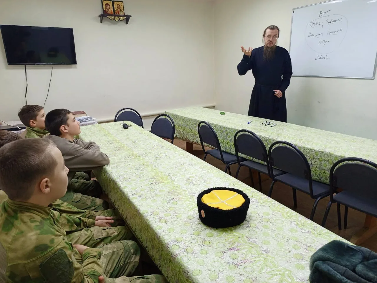 🔹Воспитанники МКО «Ермак» посетили Свято-Троицкий собор в селе Енотаевка. Там ребята в...