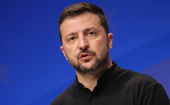 Зеленский ввёл санкции против российских, белорусских и украинских компаний

Президент Украины подпи