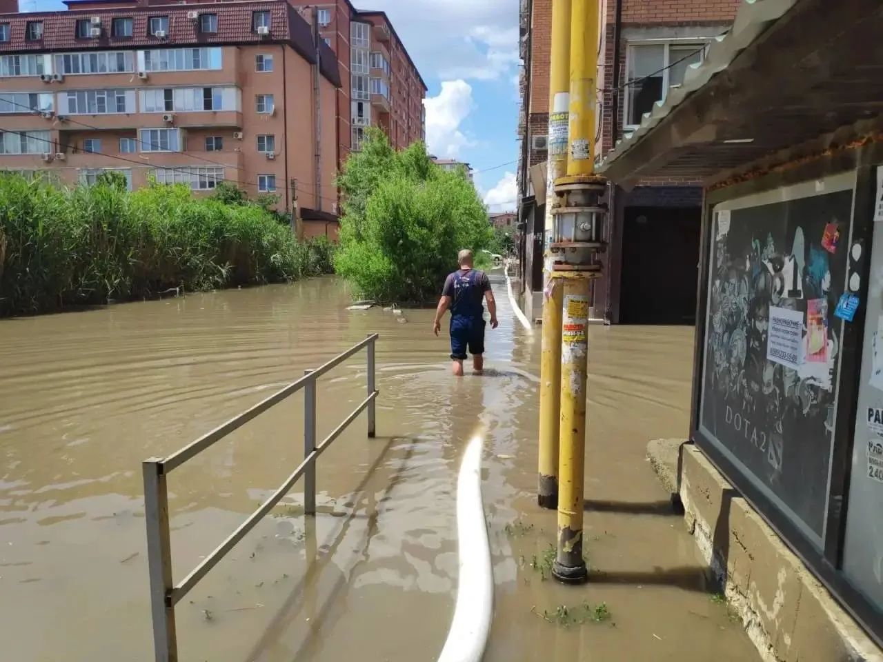 Краснодар приходит в себя после мощного ливня: коммунальщики работают без выходных, принято уже боле