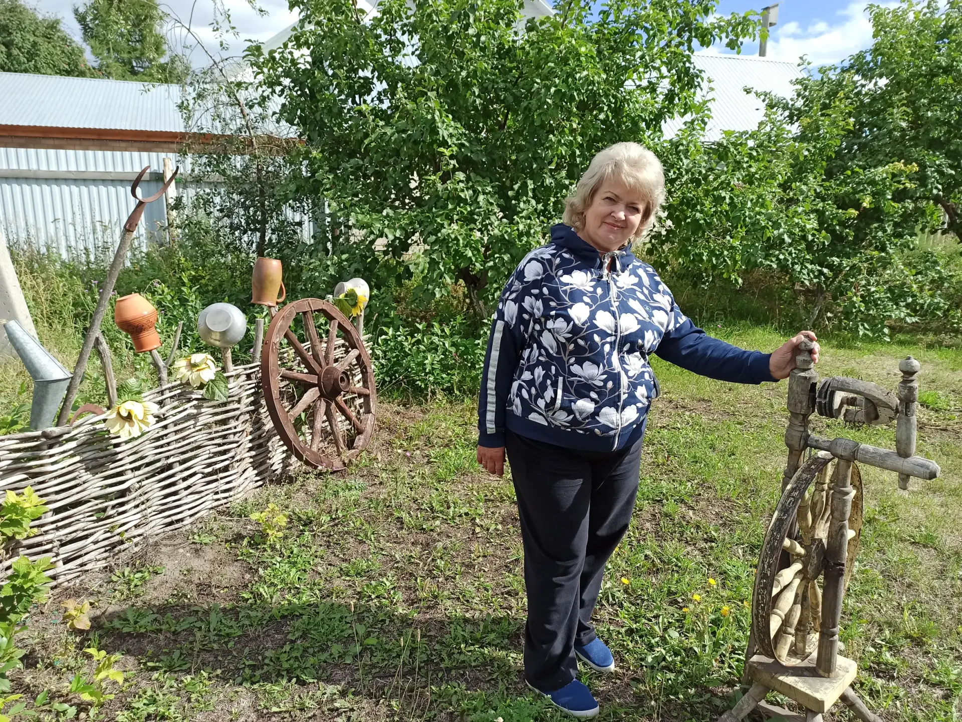 Недавно мы пообещали рассказать о других увлечениях наших мастериц (кроме вязания, коне...