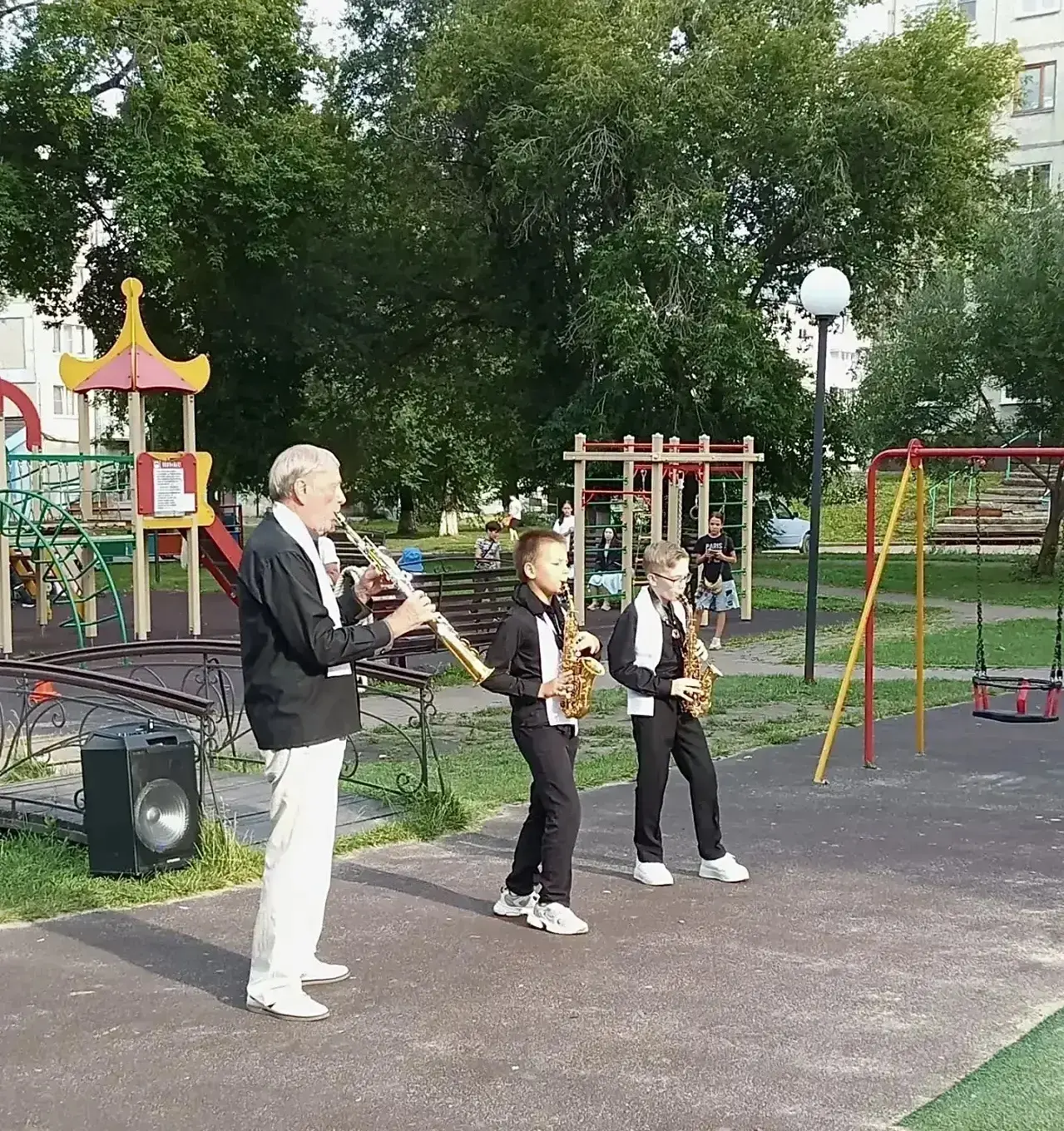 🎷 «Джаз Синдикат» зажигает на «Празднике двора»! 🎺