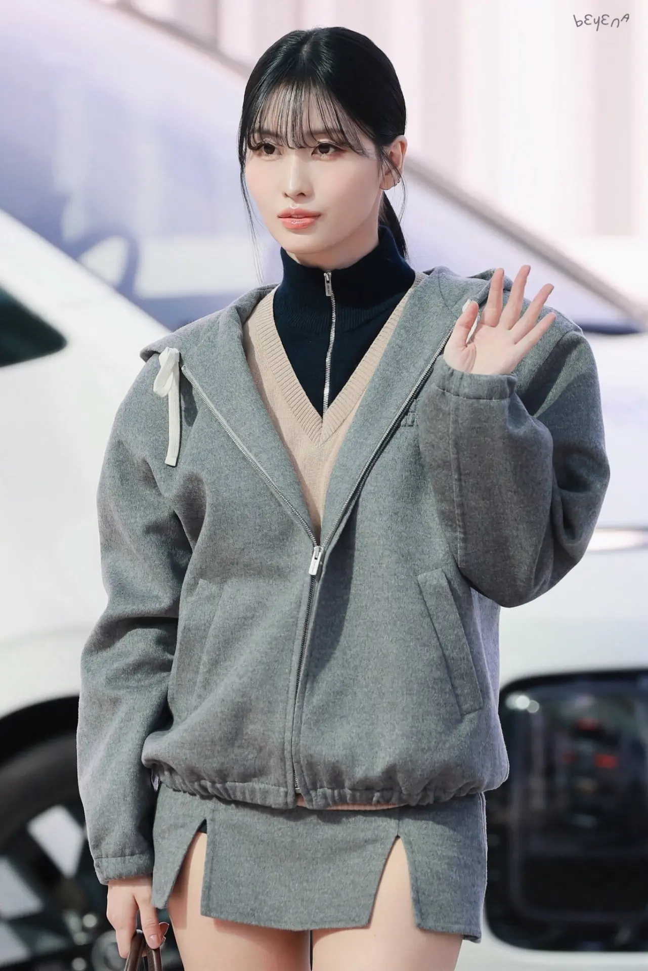 Момо из TWICE примет участие в показе Miu Miu на Парижской неделе моды 4 октября.