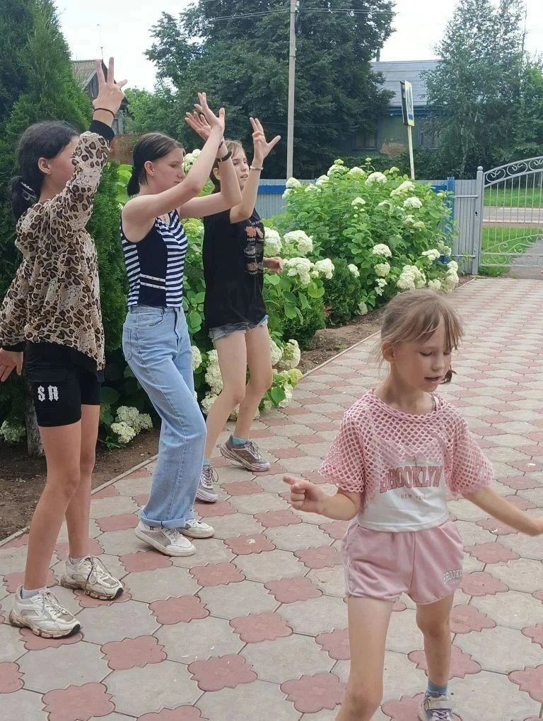 💦💦💦Десятый день "В гости к Ивану Купала"
👭Утренняя линейка
🤸‍♀️🏃‍♀️зарядка
🍮завтрак
🔴🟡🟢инс