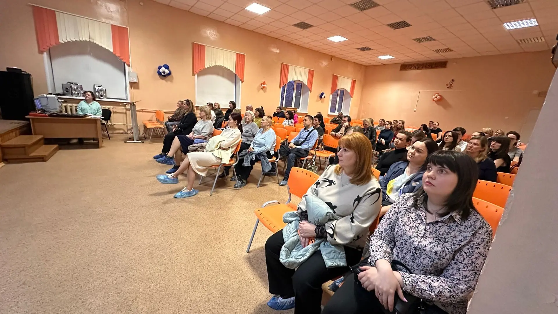 На этой неделе в основном здании и подразделении на ул.С.Ростоцкого прошли и общешкольные родительск