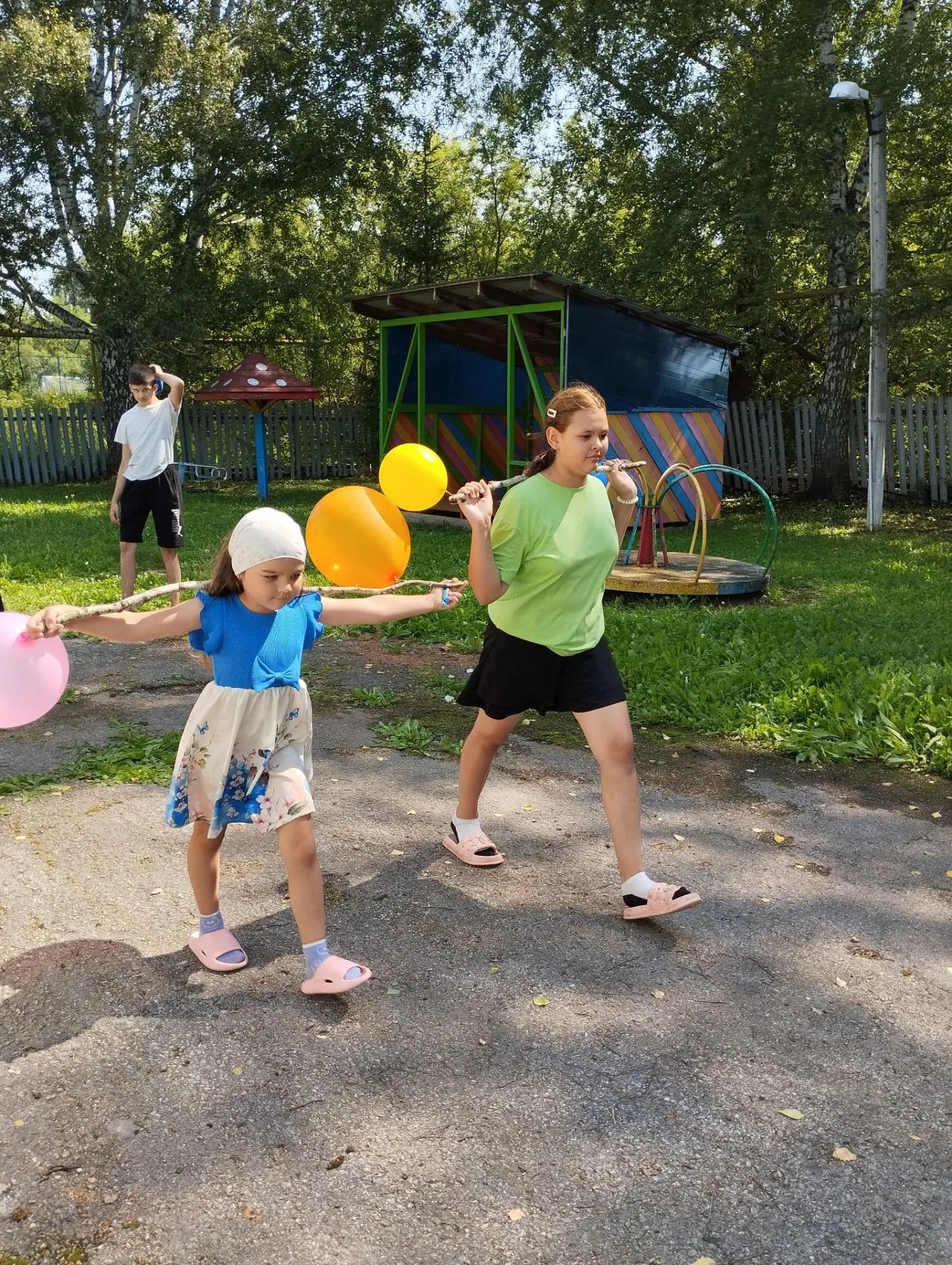 🌞Вот оно какое наше лето!

☀️Все дети обожают лето, самое яркое и весёлое время. Летом можно найти 