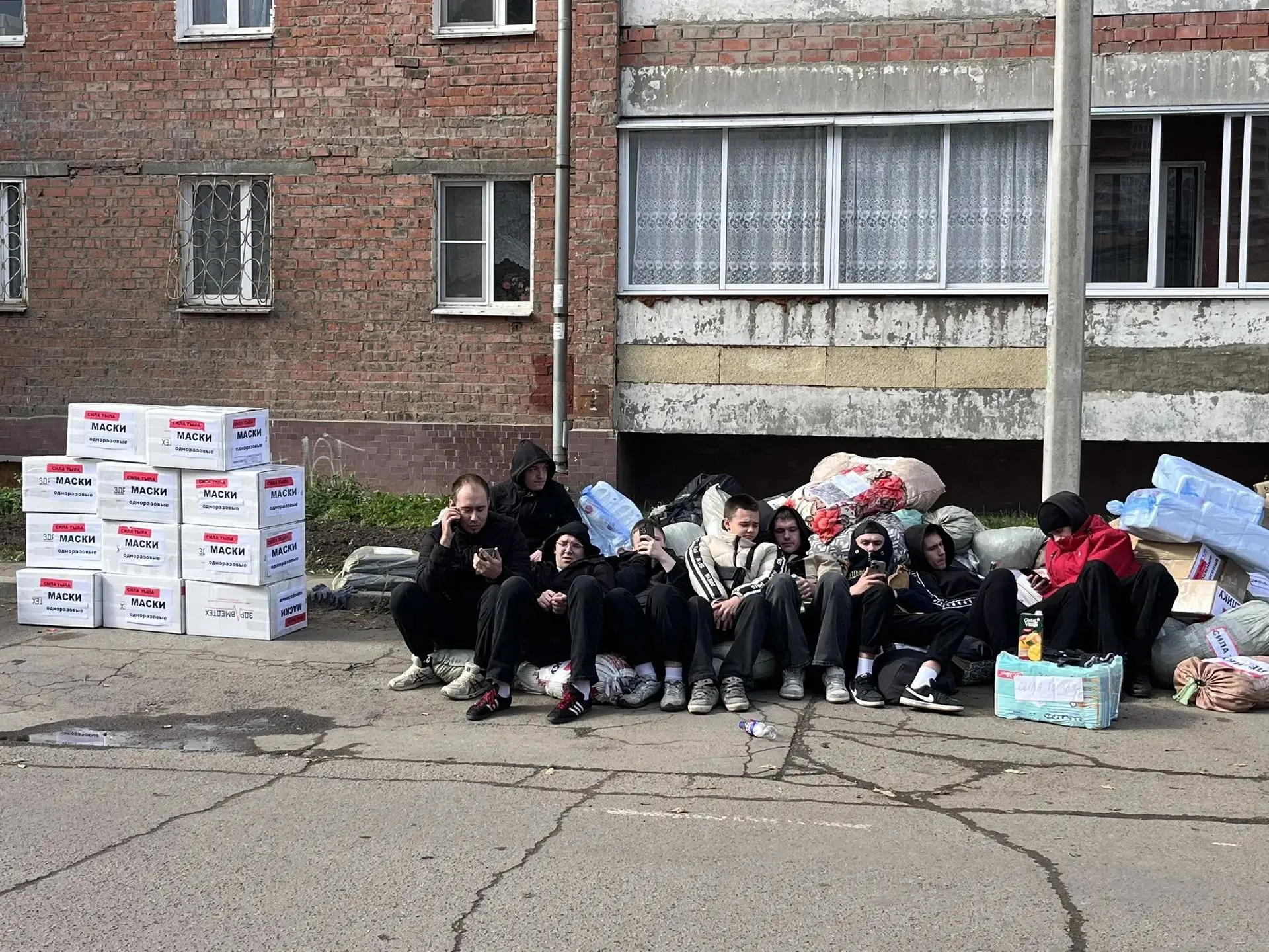 Благодарим студентов Иркутского техникума экономики и права за помощь в погрузке фуры!