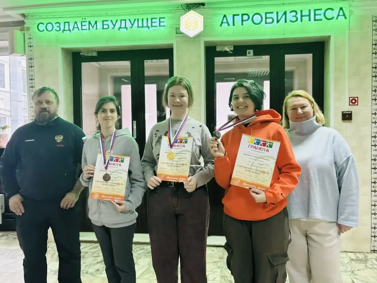 Турнир по спортивному стрелковому многоборью в Кемерове собрал более 50 участников 🔥  На территории 