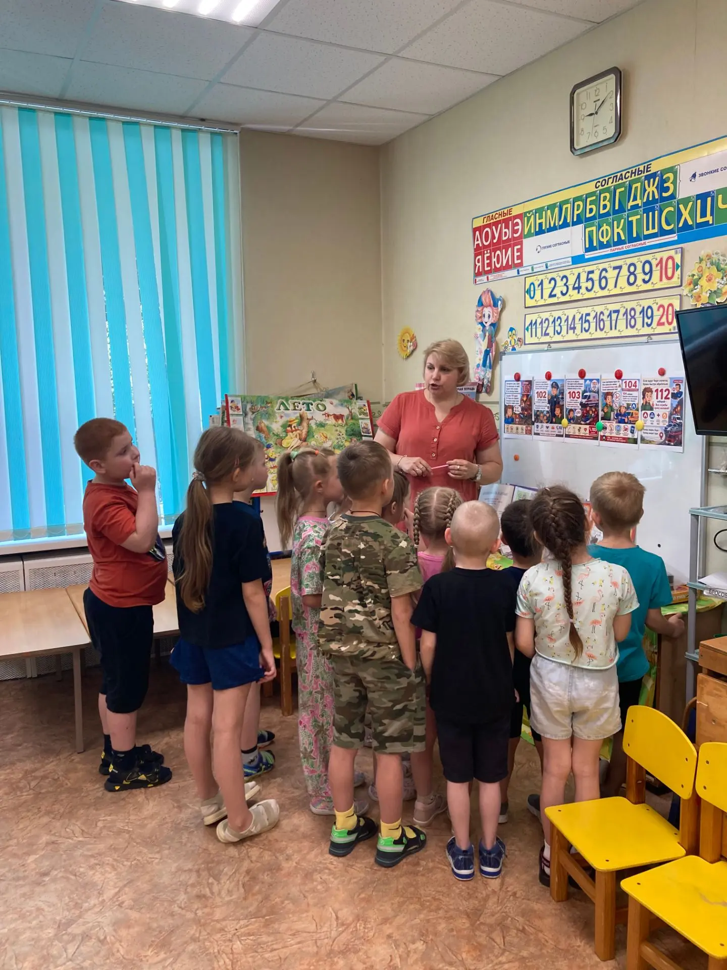 🤔 В детском саду в четверг прошел тематический день: «Когда я дома один…».

👶 С помощью наглядного