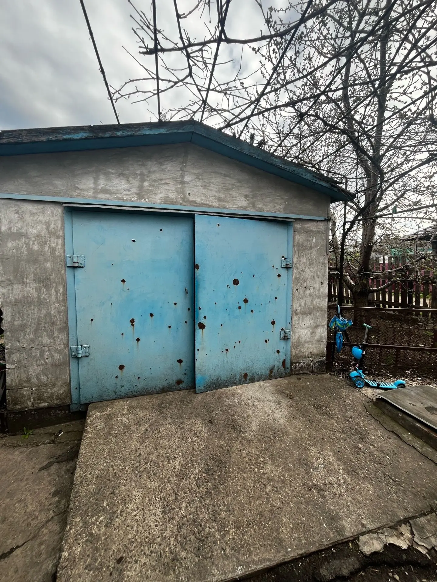 Продам дом! Поселок Мирный, Ильичевский район. Рядом остановка, магазины. Все коммуникации в доме. Д
