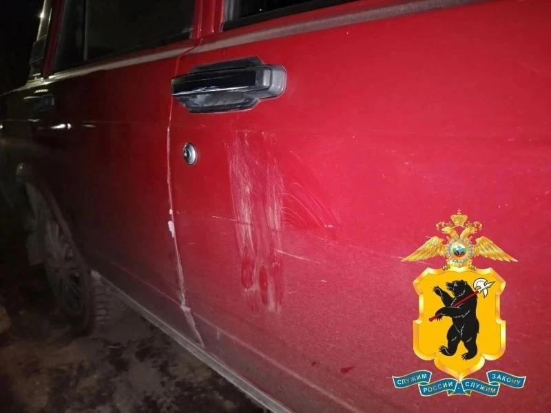 В Ярославле возбудили уголовное дело на мужчину, который попрыгал на чужом автомобиле.

Ночью на ули