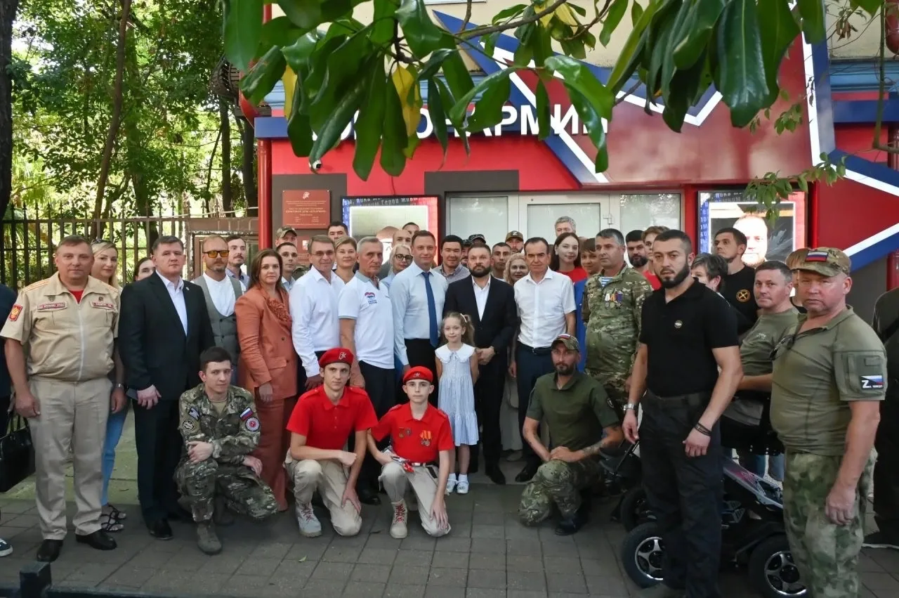 📍В доме Юнармии прошла встреча с Губернатором Краснодарского края Вениамином Кондратье...