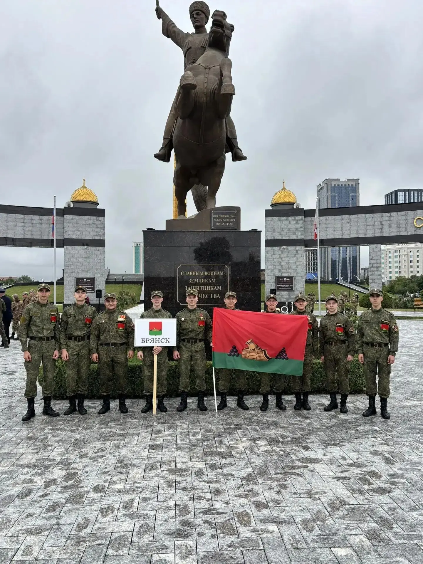 💥Школьники из Брянска взяли «серебро» в ежегодной военно-патриотической игре.