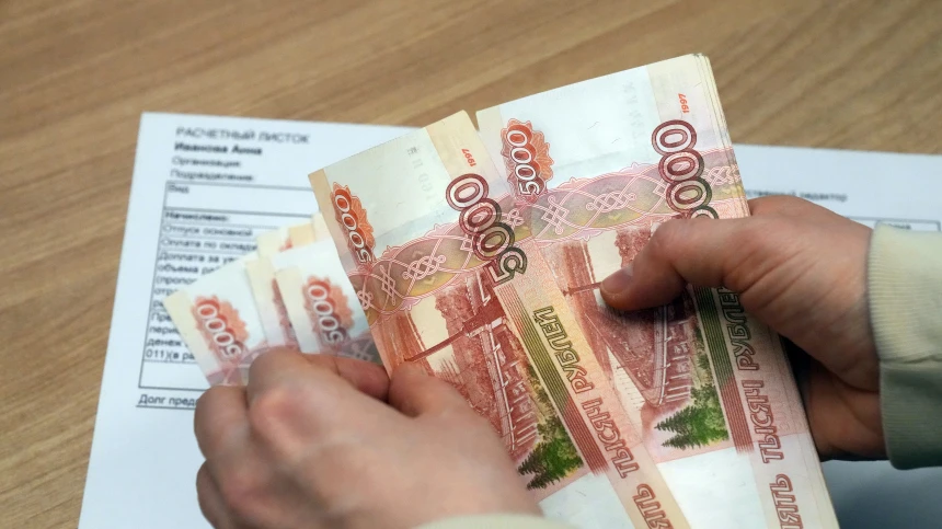 Благодаря содействию Гострудинспекции работодатель выплатил работникам долг по заработн...