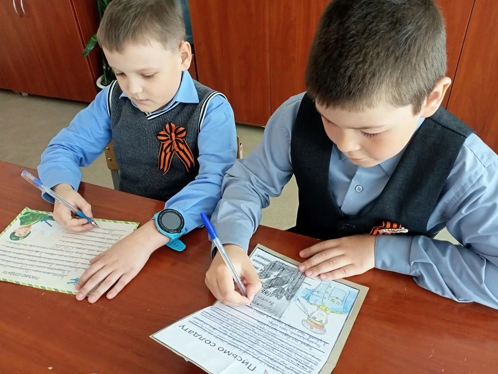 ✉️ Акция «Письмо солдату»  Учащиеся МАОУ СОШ имени С. Е. Кузнецова с. Чемодановка присоединились к В