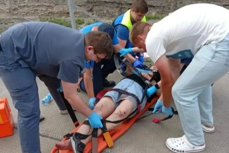 Спасатель МАСС спас упавшую под электричку женщину на «Обском море»

В Новосибирске 14 июня матрос-с