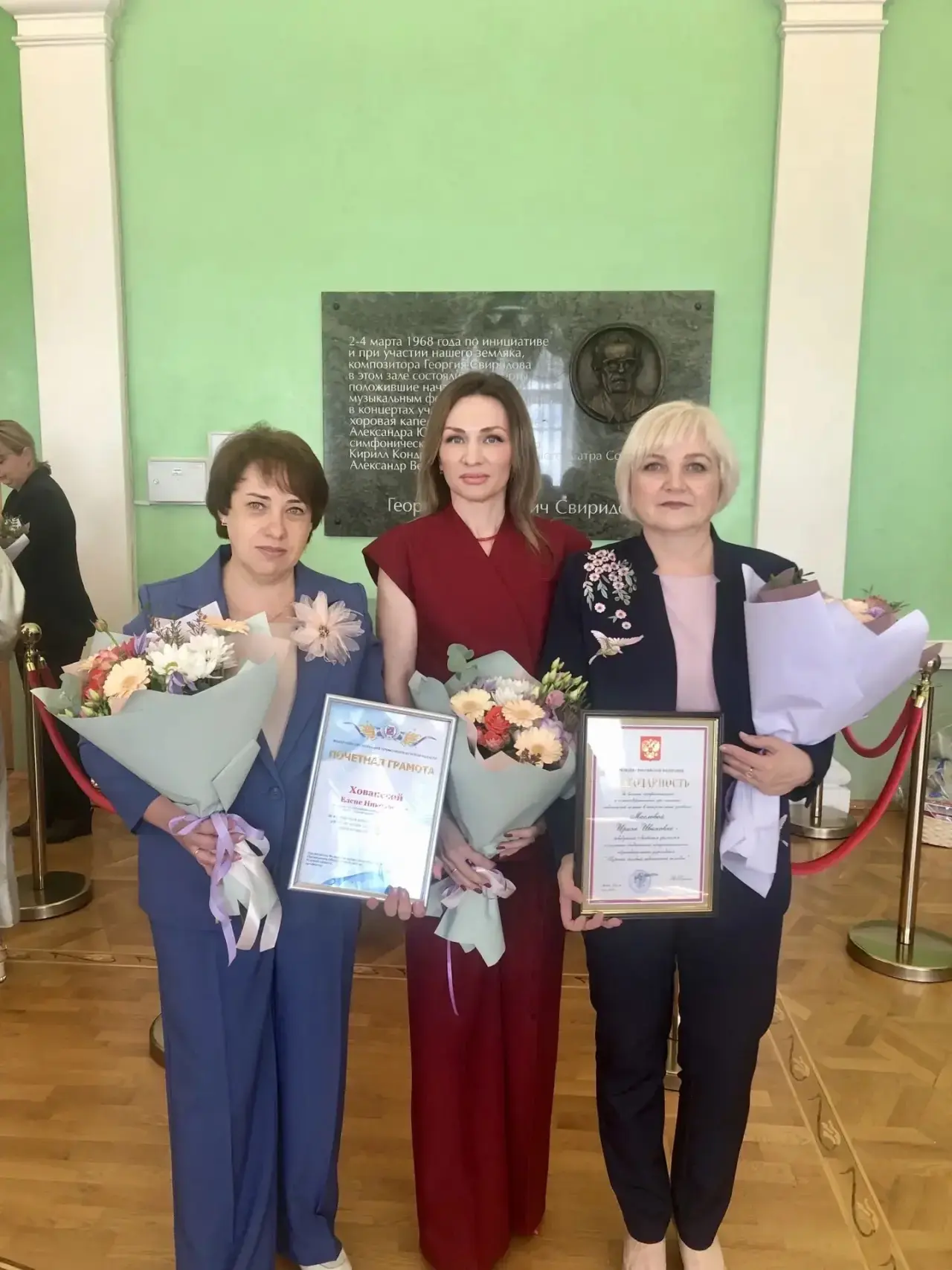 С профессиональным праздником, дорогие медицинские работники!

В канун Дня медицинского работника в 