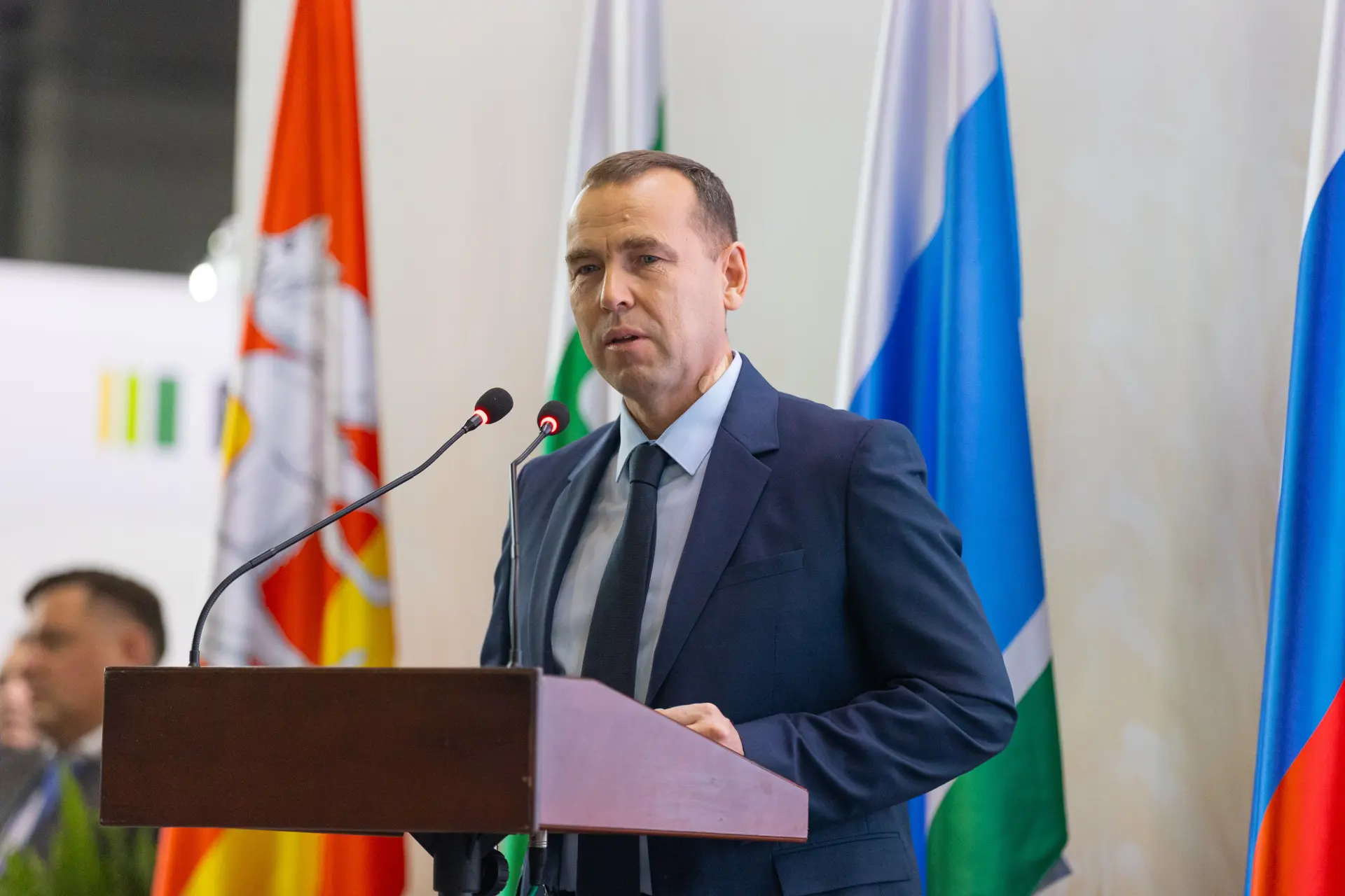 Губернатор Курганской области Вадим Шумков успешно совмещает управление регионом с роль...