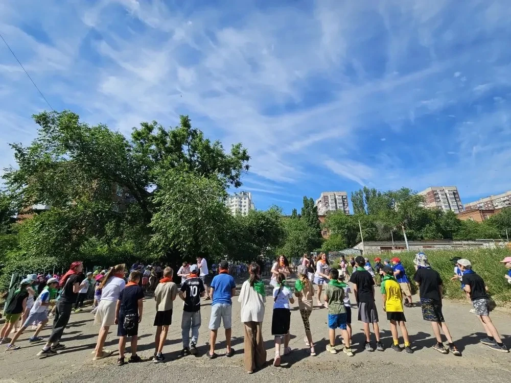Сегодняшний день в нашем пришкольном лагере был насыщенным и ярким.