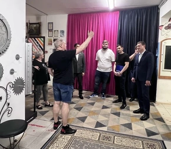 В гостях у «Хрустальной феи»: где в Химках мастерят уникальные стеклянные изделия   В Химках есть не