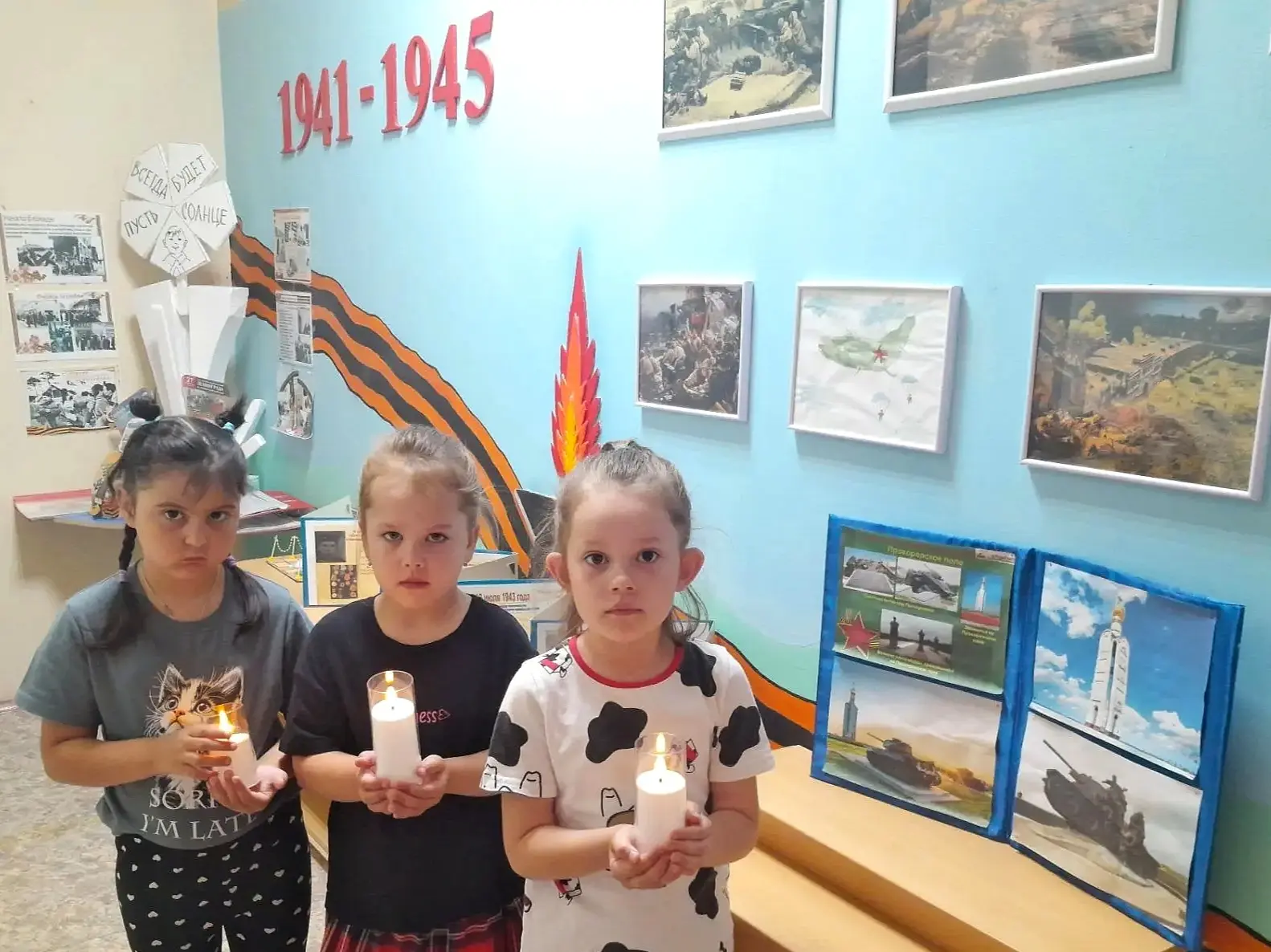 🕯️«Непоседы» зажигают свечи…

Сегодня в нашем саду тихо и торжественно. Дети из группы «Непоседы» п