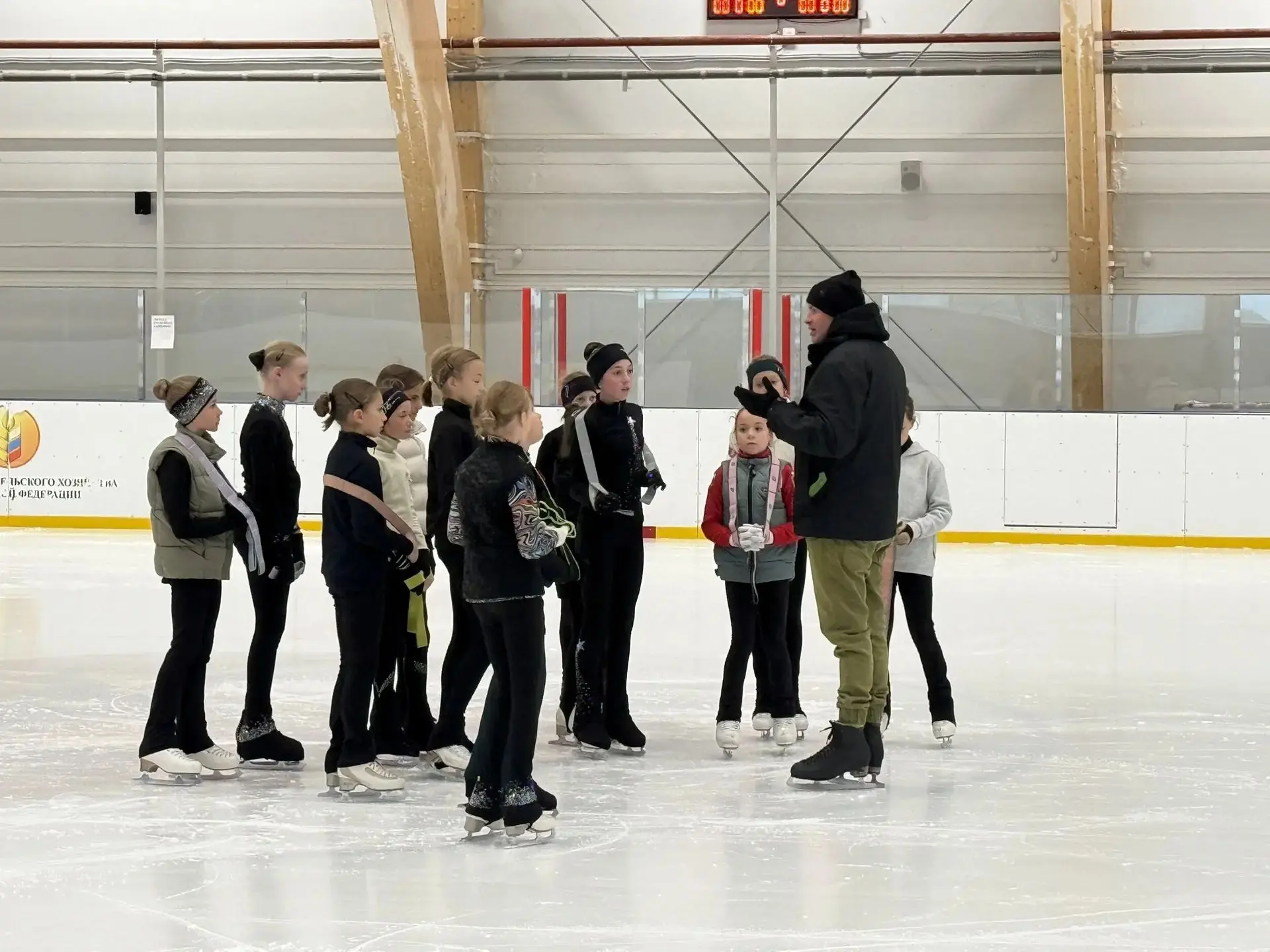 ⛸️Спортивные сборы по фигурному катанию на нашей арене!