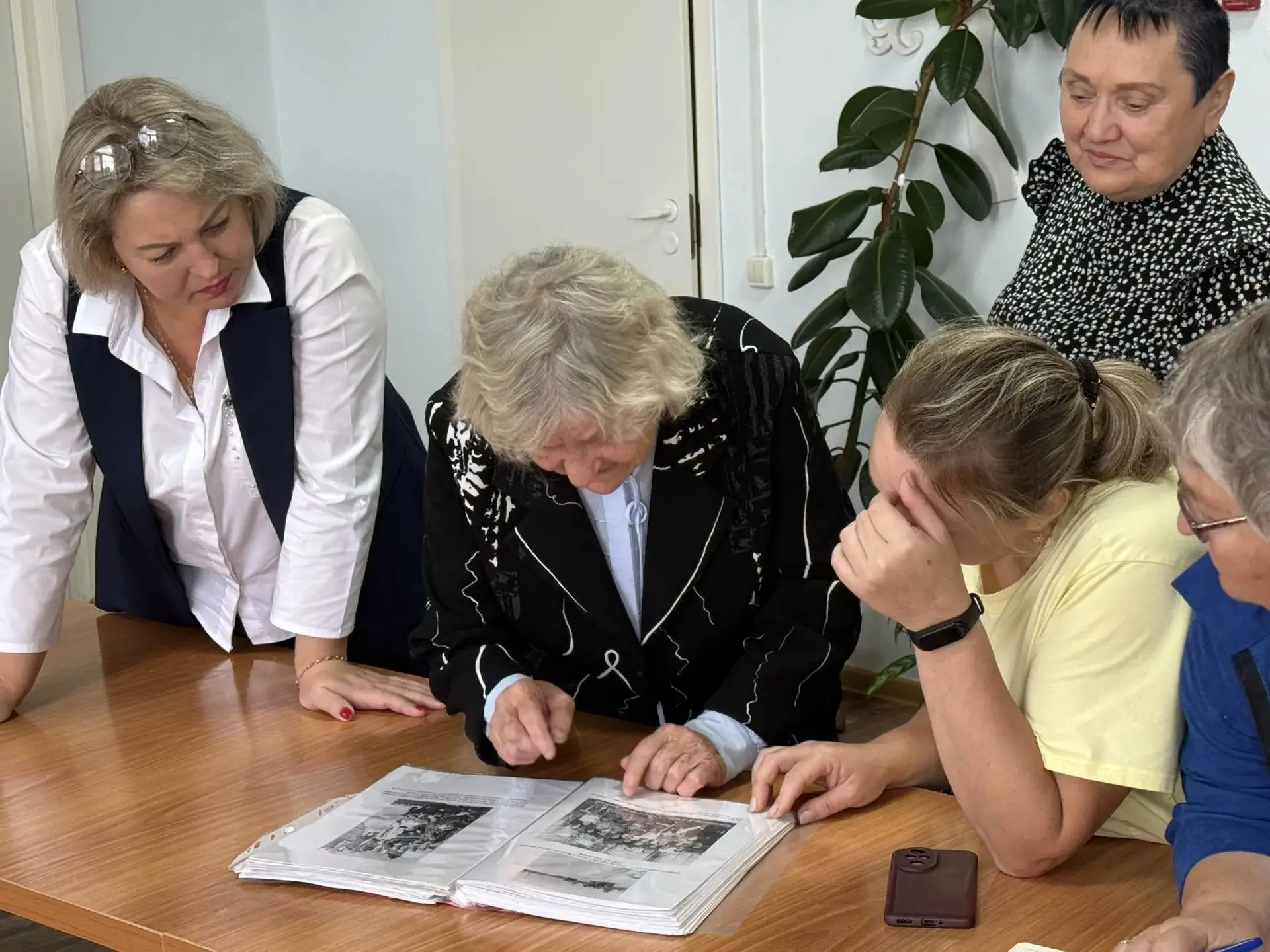 🕯❤ 90-летняя жительница блокадного Ленинграда приехала в Томскую область, чтобы увидет...