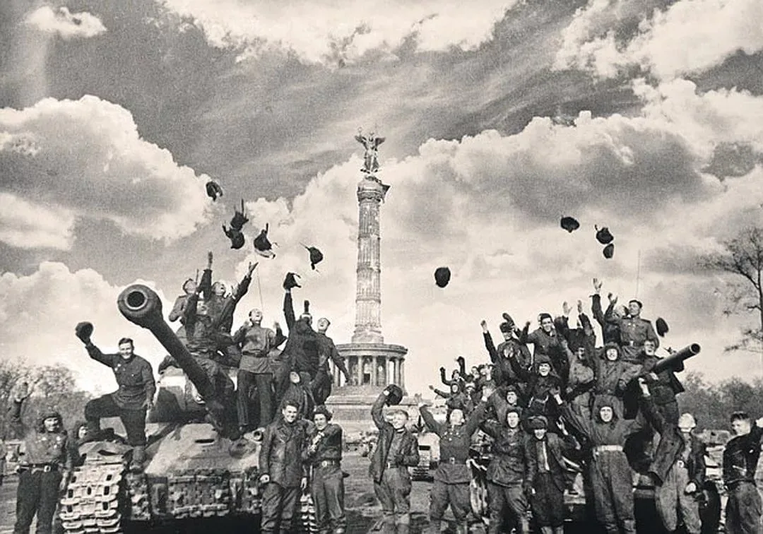 Есть вещи, которые забывать нельзя. Просто, чтобы не перестать быть человеком. Политика...