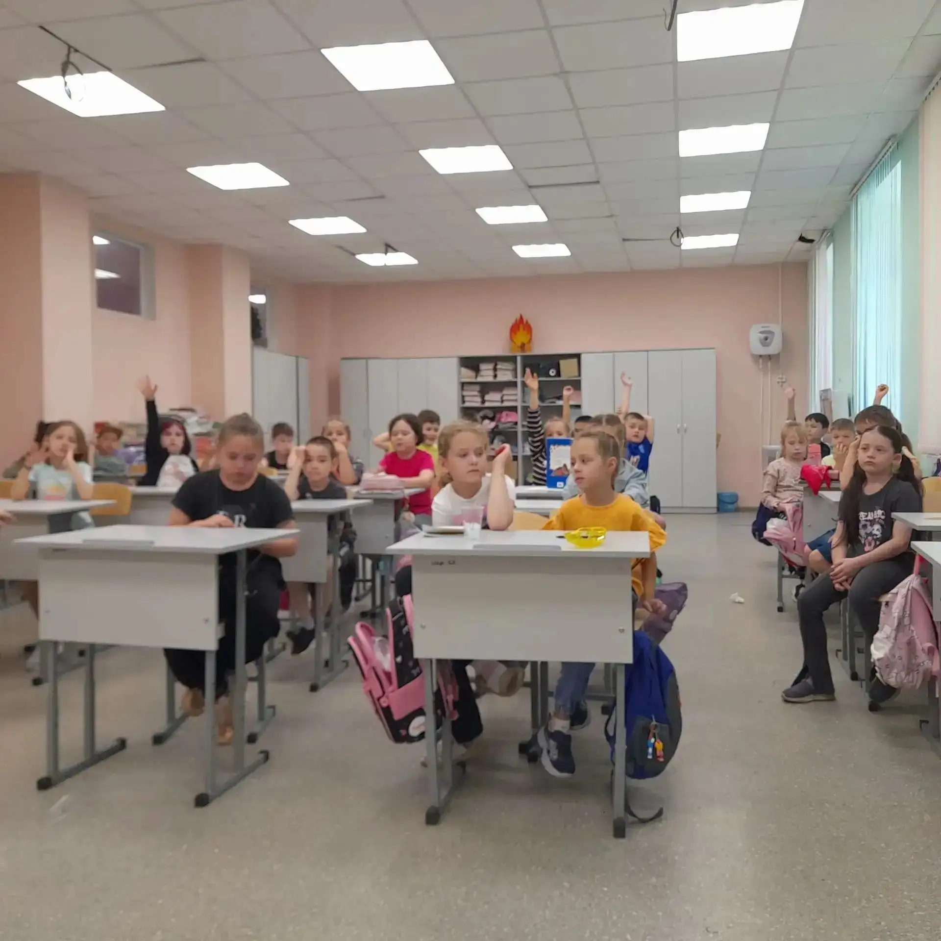 🌟Сегодня в лагере гремел военный квест! Ребята знакомились с героями ВОВ, бились в викторине, освои