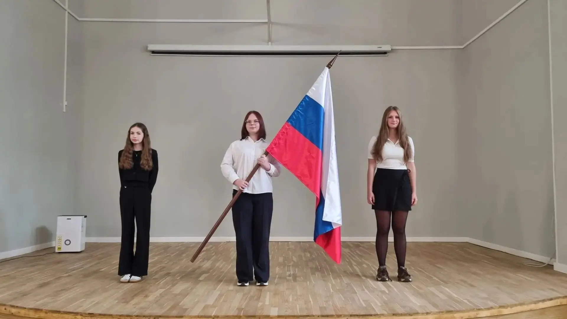 🎉 Торжественная церемония поднятия флага в нашей школе! 🎉