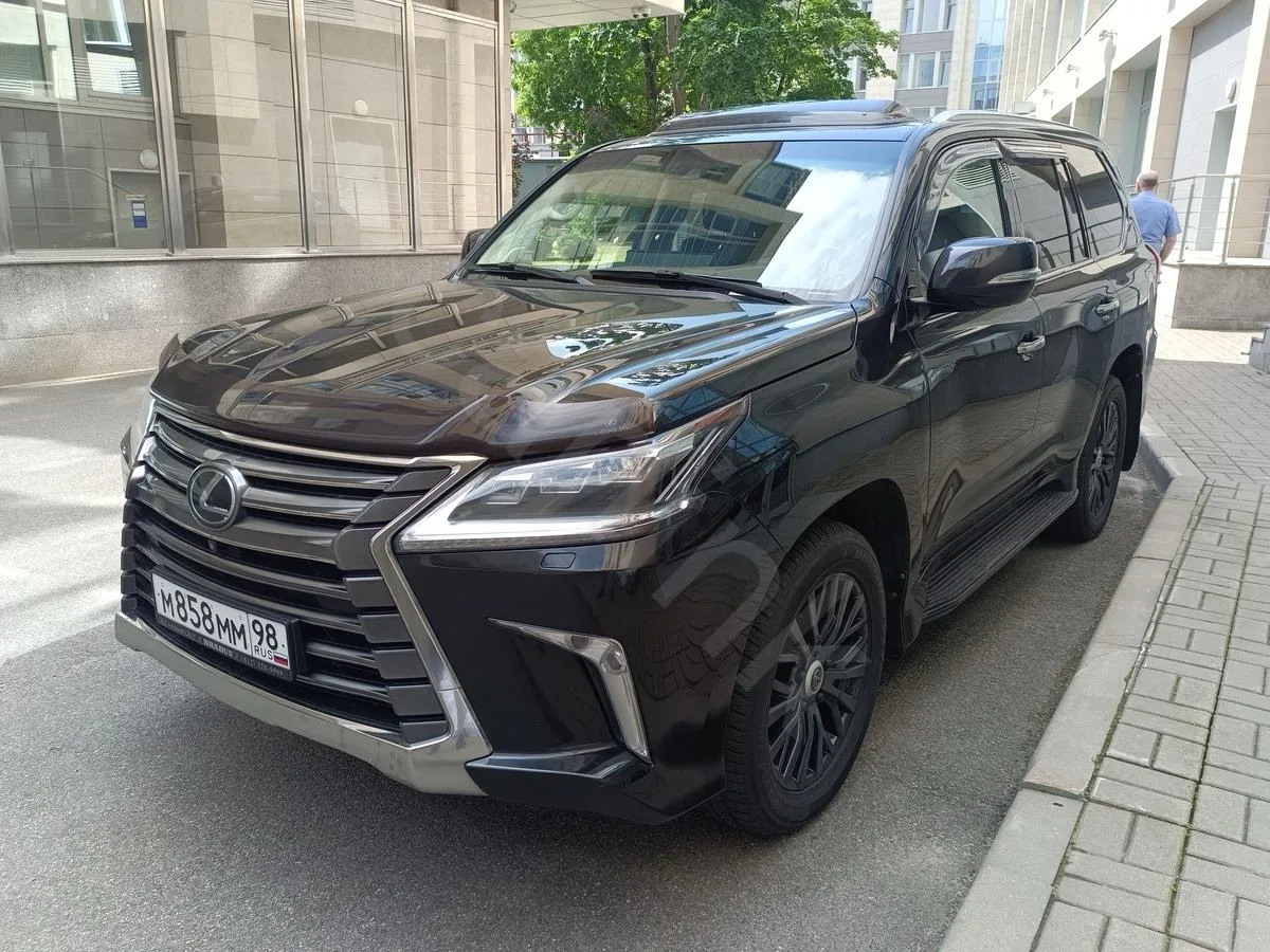 🍭 Леденец дня

©️ Lexus LX 570 5.7 AT (367 л.с.) 4WD

Легендарный рамный внедорожник с атмосферным 