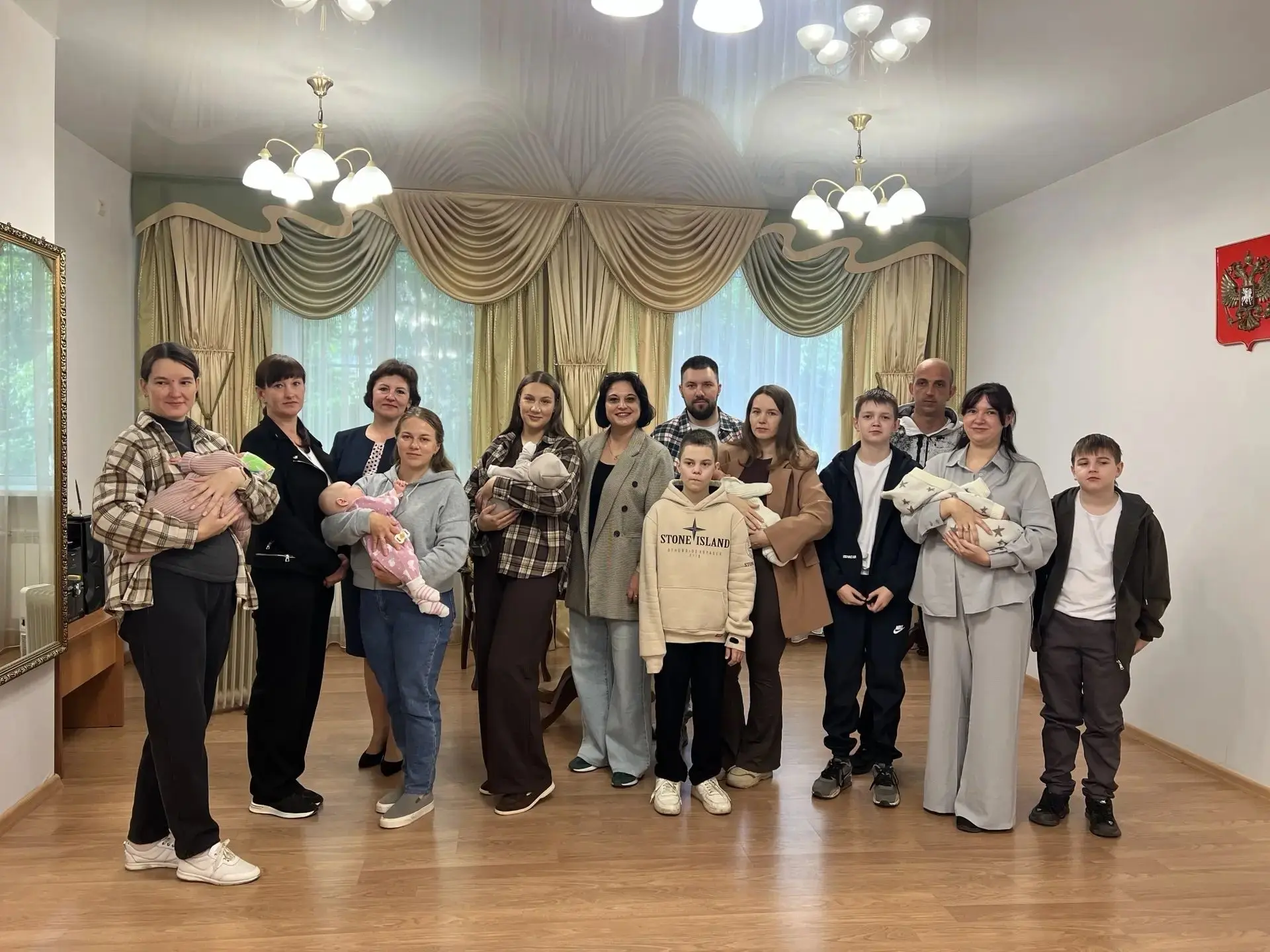 В Родниковском ЗАГСе состоялось торжественное чествование новорожденных, посвященное Международному 