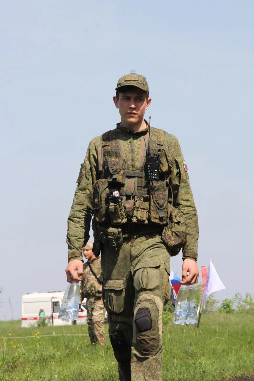 🇷🇺📷Свои. Родные. Боевые. Новые кадры с зарницы — это они. Те, на кого можно положиться в любую минут