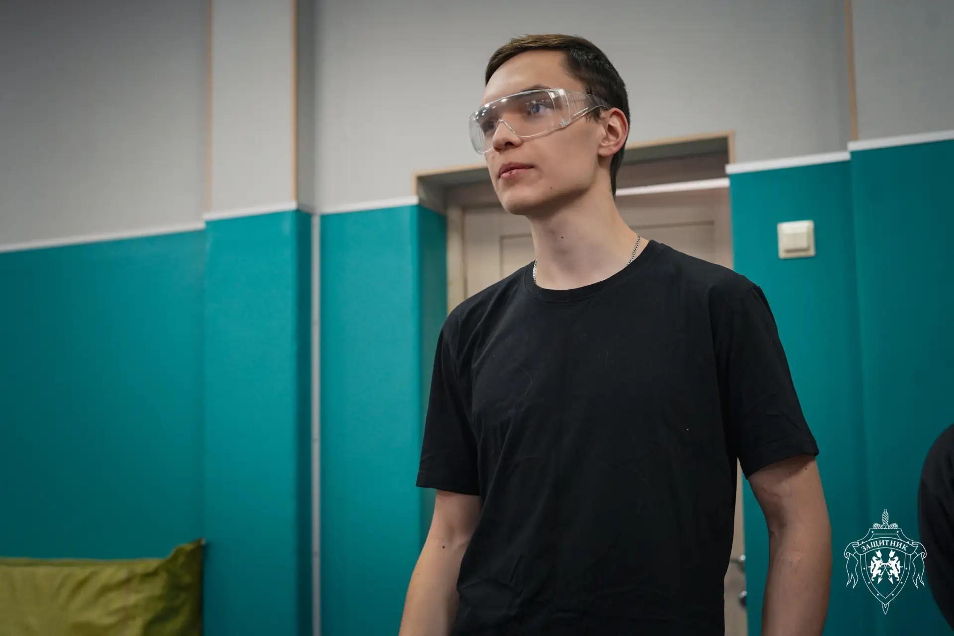 Февральская юниорская смена «Стань Защитником» взяла мощный стааарт! 🚀  Вчера ученики нашей школы, н